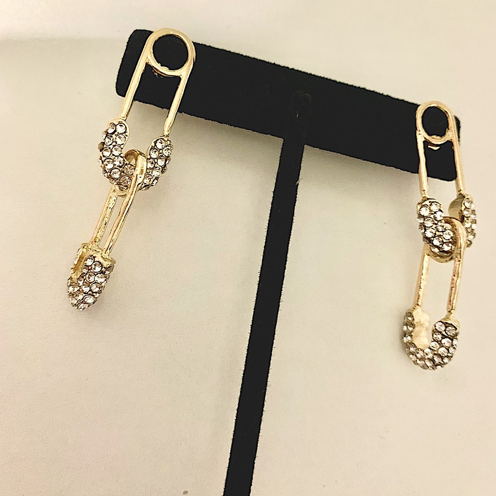 Pin earrings